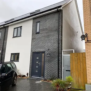 Pass The Keys New Stylish & Elegant 2 Bed In The City! , Cardiff United Kingdom